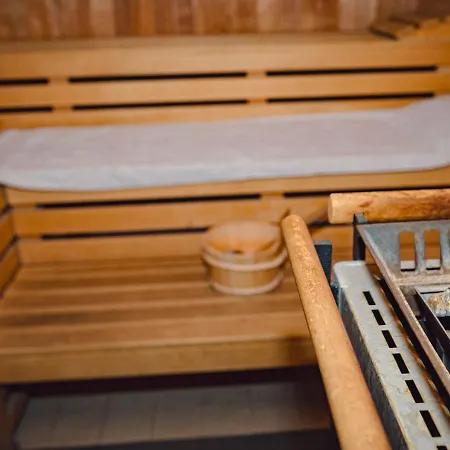 Sonnenstube - Westbalkon, Ruhige Lage, Sauna, Pool, Seenaehe, Dachterrasse Apartment *