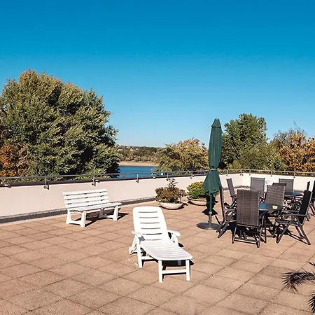 Sonnenstube - Westbalkon, Ruhige Lage, Sauna, Pool, Seenaehe, Dachterrasse Apartament *