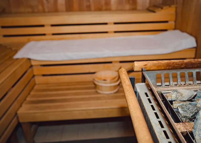 Sonnenstube - Westbalkon, Ruhige Lage, Sauna, Pool, Seenaehe, Dachterrasse Appartement *