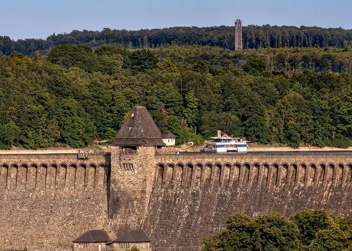 Sonnenstube - Westbalkon, Ruhige Lage, Sauna, Pool, Seenaehe, Dachterrasse Appartement Möhnesee