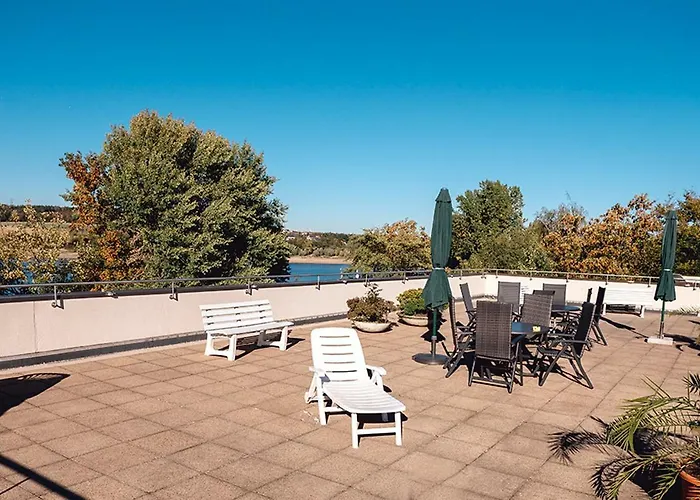 Sonnenstube - Westbalkon, Ruhige Lage, Sauna, Pool, Seenaehe, Dachterrasse Appartement *