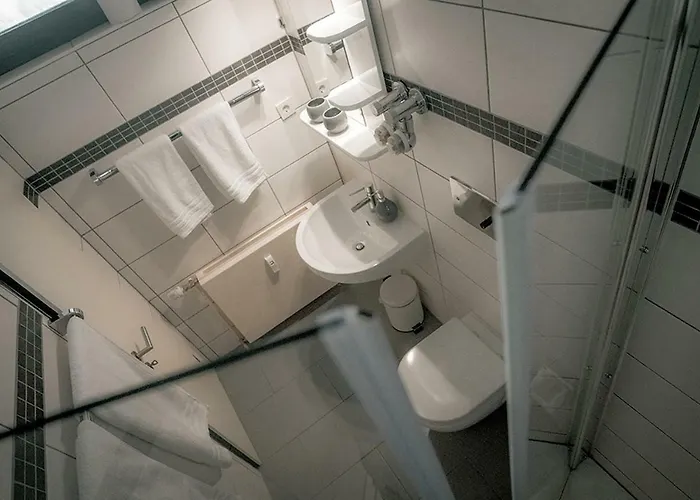 Sonnenstube - Westbalkon, Ruhige Lage, Sauna, Pool, Seenaehe, Dachterrasse Appartement Möhnesee