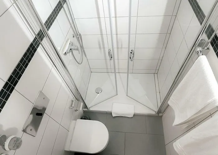 Sonnenstube - Westbalkon, Ruhige Lage, Sauna, Pool, Seenaehe, Dachterrasse Appartement